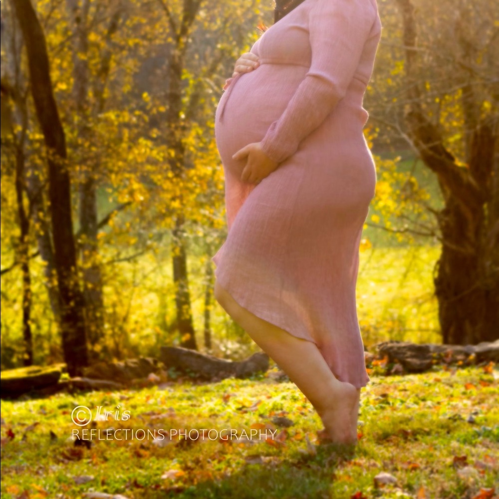 Soft pink mid length crepe maternity dress